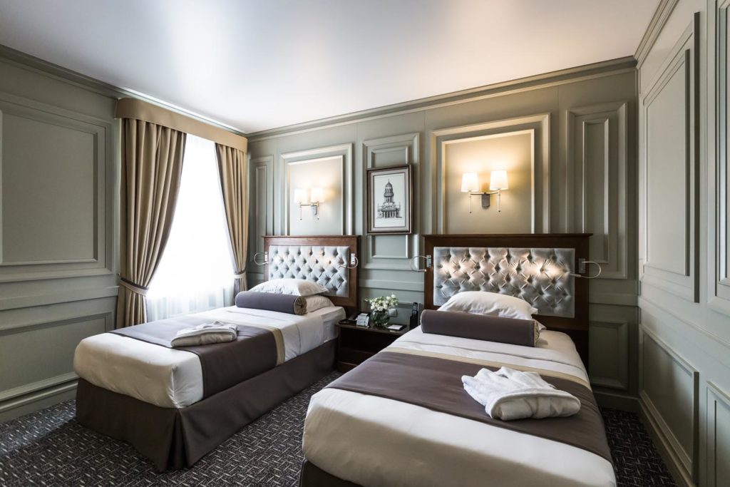 Номер "Комфорт с двумя кроватями" в отеле Сопка