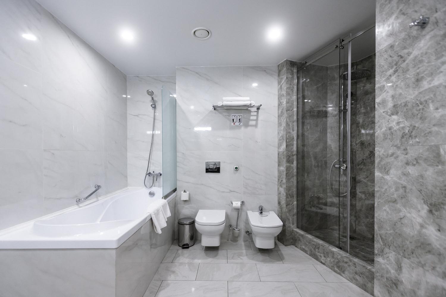 Ванная комната в номере Джуниор Сюит Остров отеля Сопка